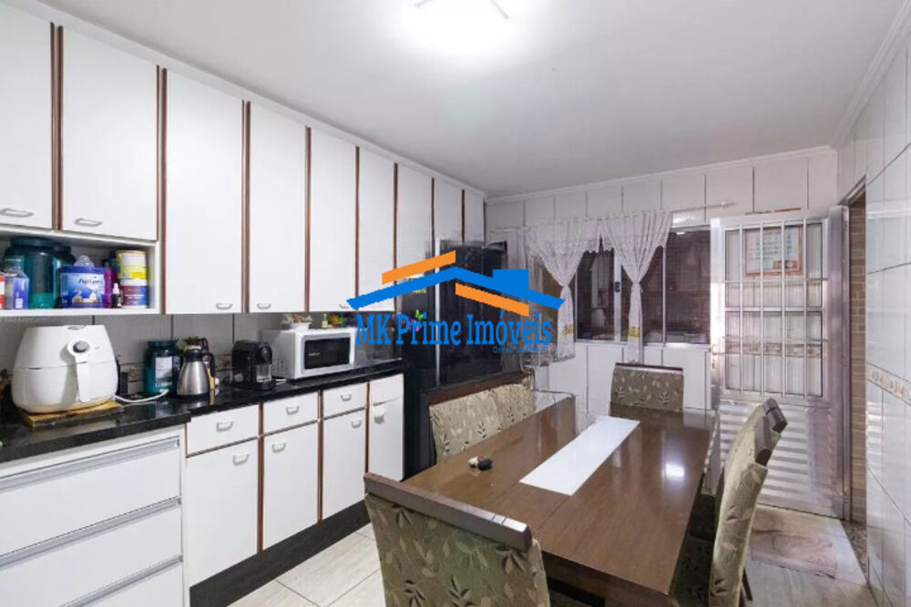 Sobrado à venda com 4 quartos, 180m² - Foto 4