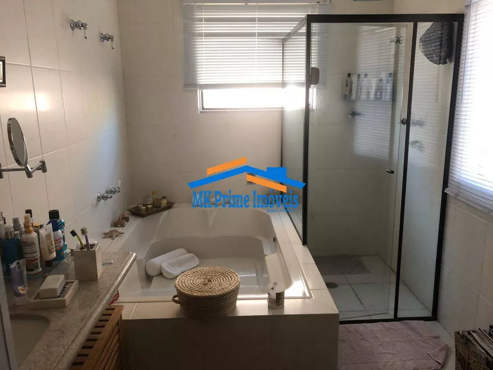 Casa de Condomínio à venda com 4 quartos, 450m² - Foto 3