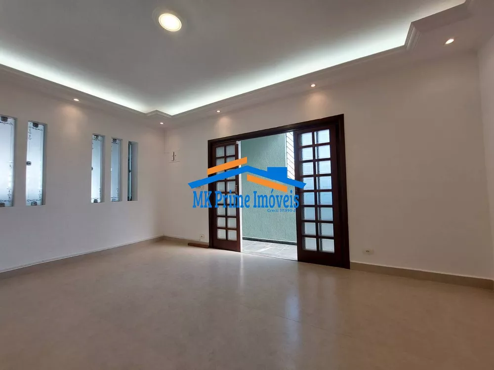 Sobrado à venda com 2 quartos, 218m² - Foto 2