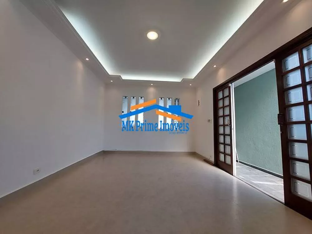 Sobrado à venda com 2 quartos, 218m² - Foto 1