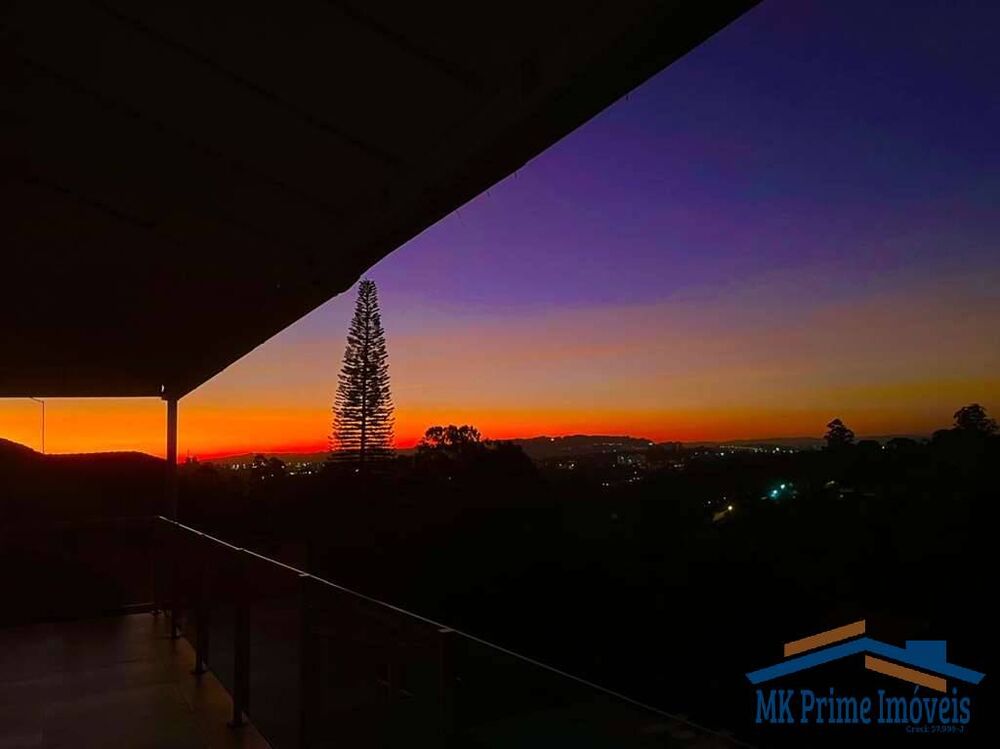 Casa de Condomínio para alugar com 4 quartos, 550m² - Foto 3