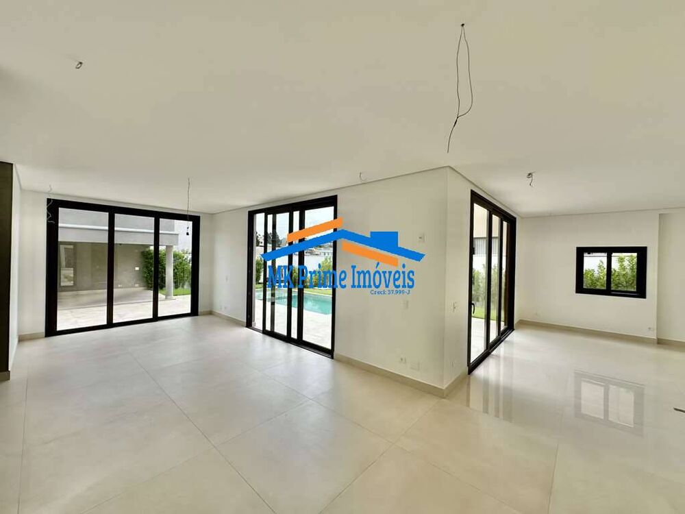 Casa de Condomínio para alugar com 4 quartos, 307m² - Foto 2