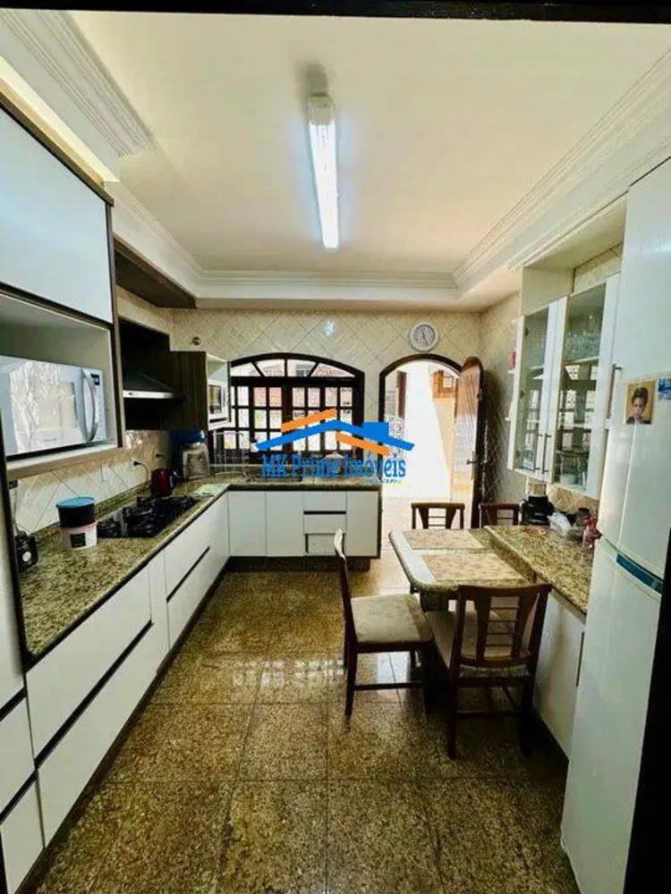 Sobrado, 3 quartos, 320 m² - Foto 1