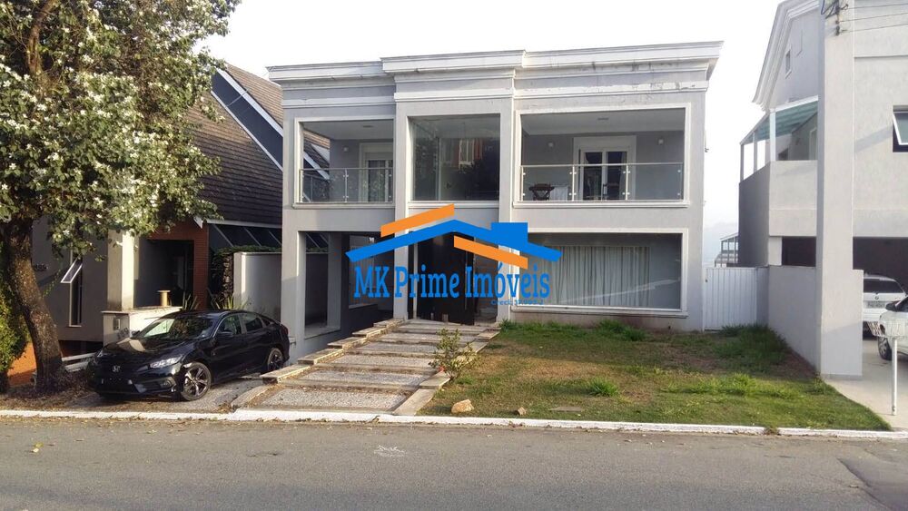 Casa de Condomínio para alugar com 4 quartos, 420m² - Foto 1