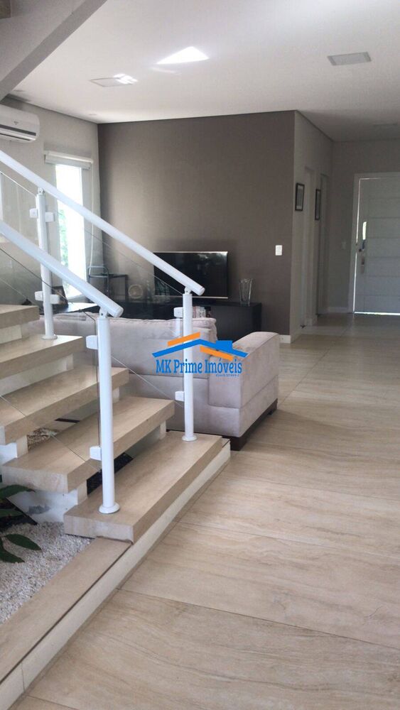 Casa de Condomínio à venda com 3 quartos, 611m² - Foto 1