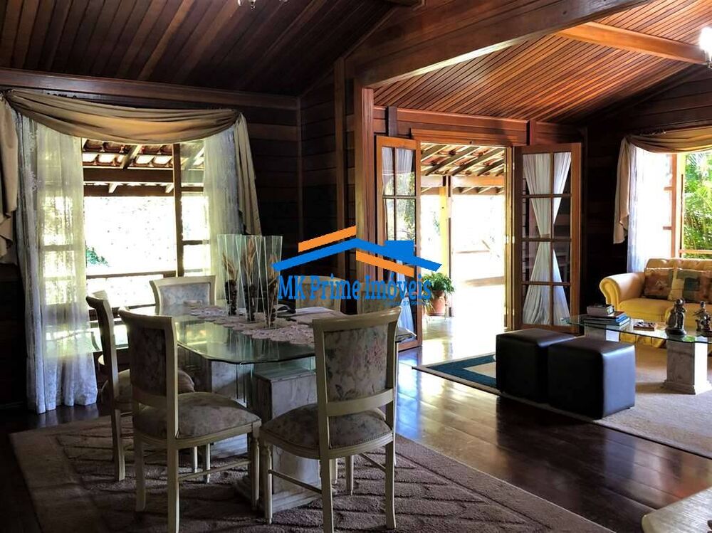 Casa de Condomínio à venda com 3 quartos, 237m² - Foto 2