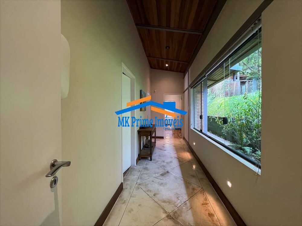 Casa de Condomínio à venda com 3 quartos, 382m² - Foto 1