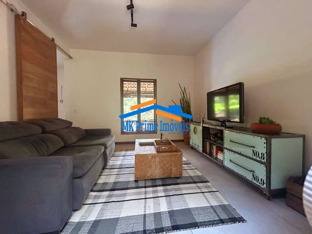 Casa de Condomínio à venda com 3 quartos, 355m² - Foto 1