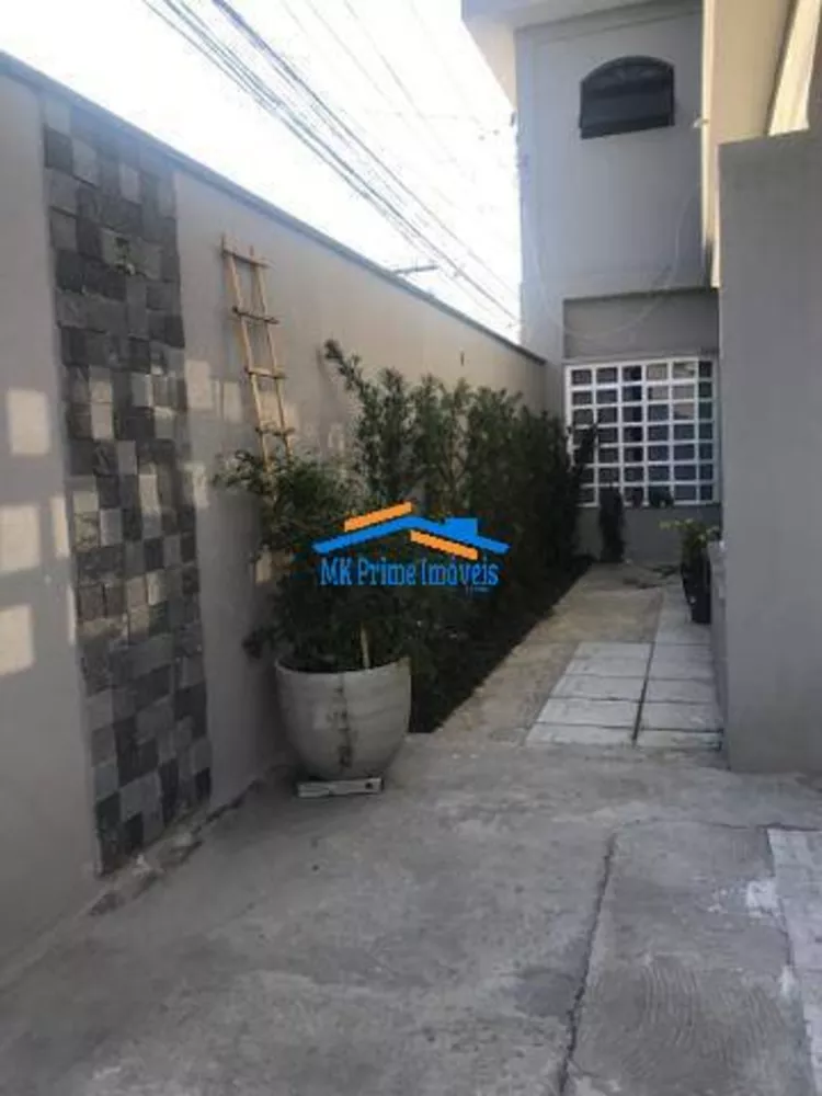 Sobrado à venda com 4 quartos, 210m² - Foto 2