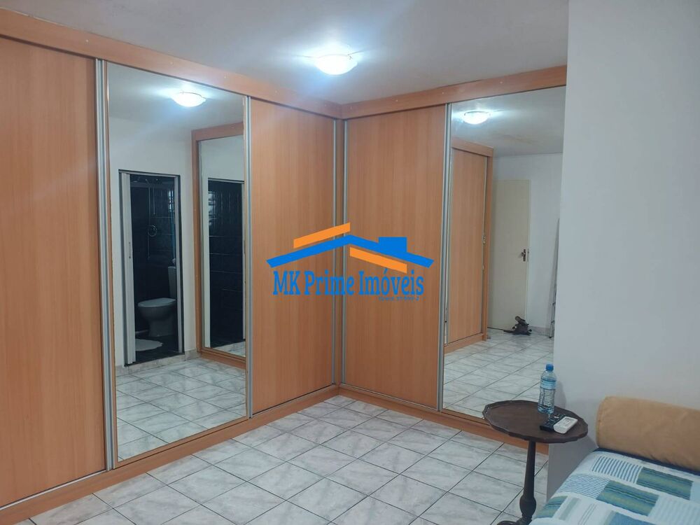 Sobrado à venda com 3 quartos, 200m² - Foto 2