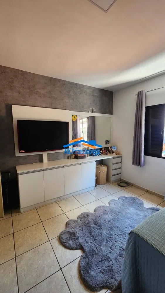 Casa, 4 quartos, 198 m² - Foto 2