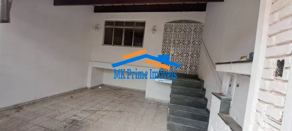 Casa à venda com 3 quartos, 220m² - Foto 2