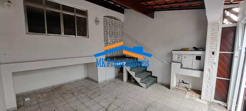 Casa à venda com 3 quartos, 220m² - Foto 3