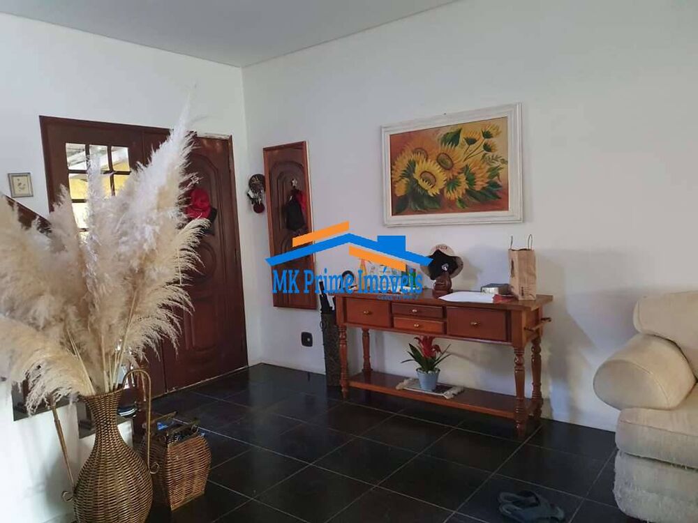 Casa de Condomínio para alugar com 3 quartos, 320m² - Foto 1