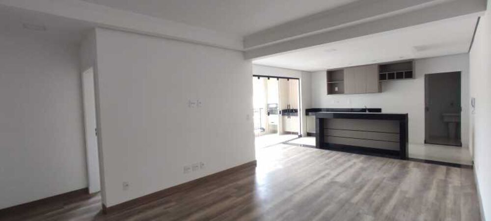 Apartamento à venda com 3 quartos, 130m² - Foto 1