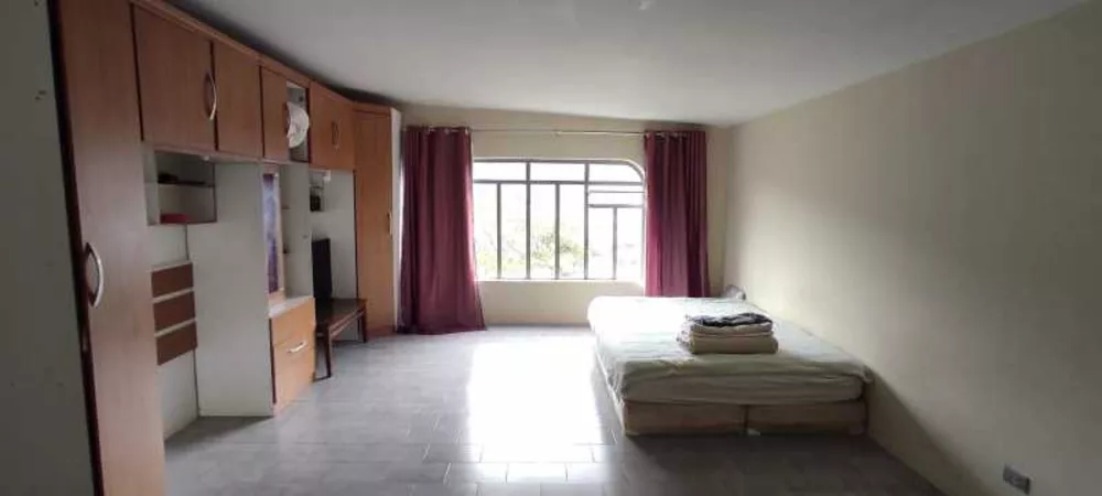 Casa à venda com 3 quartos, 200m² - Foto 2