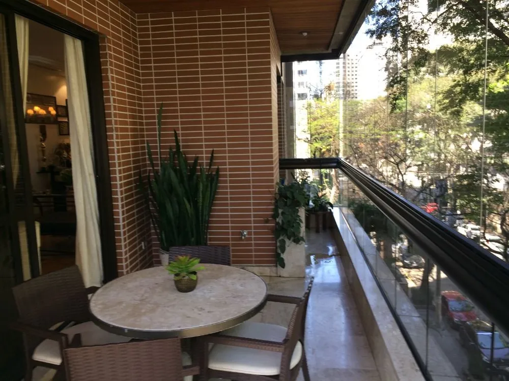 Apartamento, 4 quartos, 275 m² - Foto 1