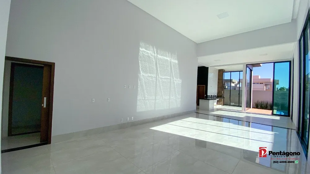 Casa, 3 quartos, 219 m² - Foto 2