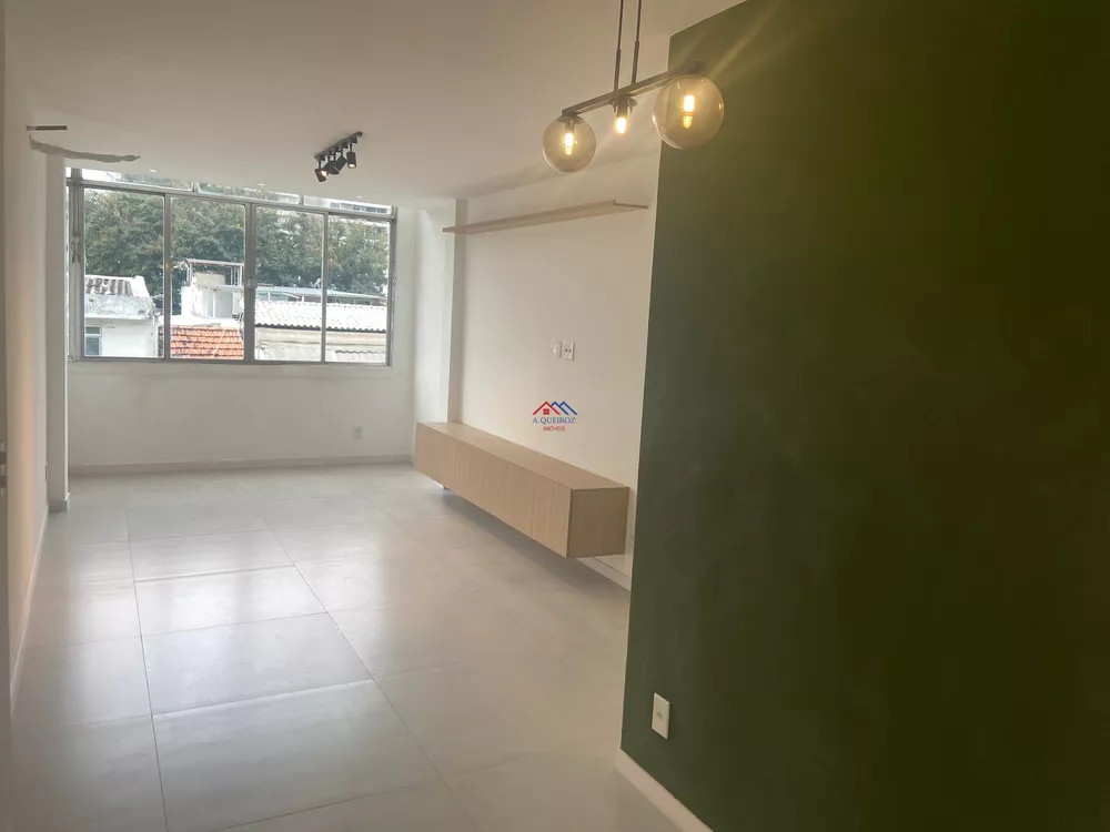 Apartamento à venda com 2 quartos, 64m² - Foto 1