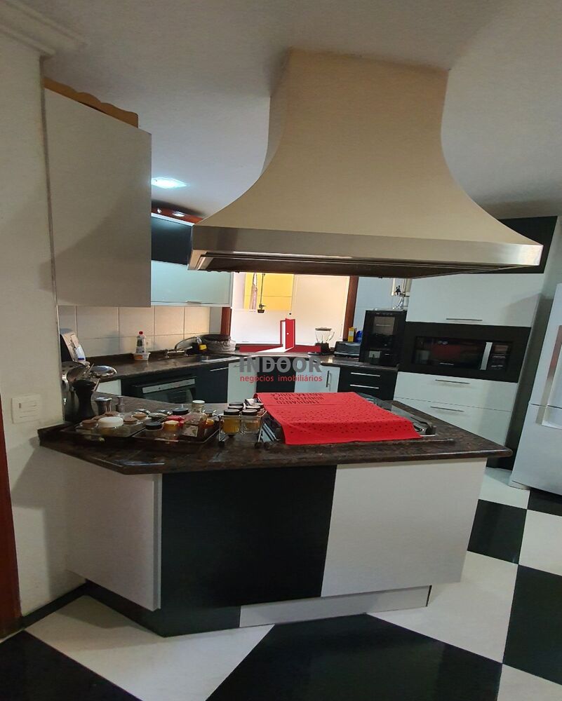 Casa, 4 quartos, 300 m² - Foto 23