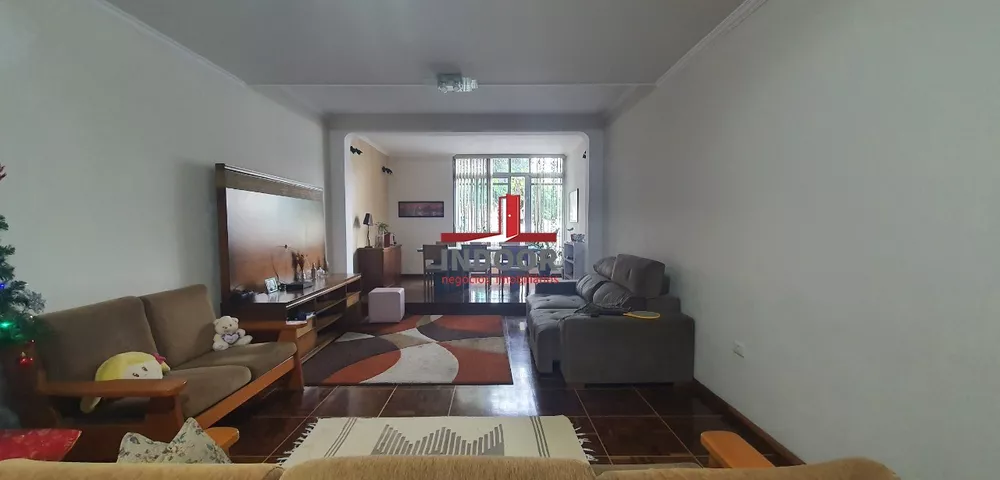 Casa à venda com 3 quartos, 279m² - Foto 1