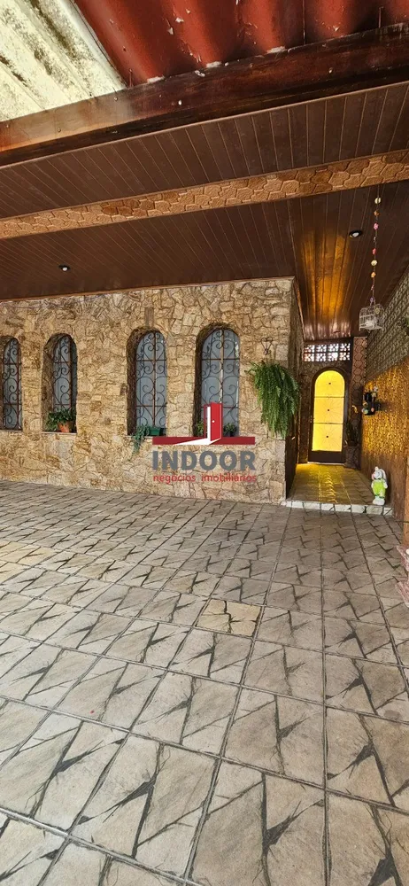 Casa, 3 quartos, 210 m² - Foto 2
