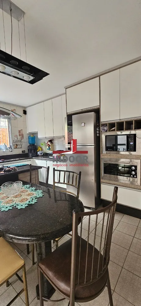 Casa, 3 quartos, 210 m² - Foto 4