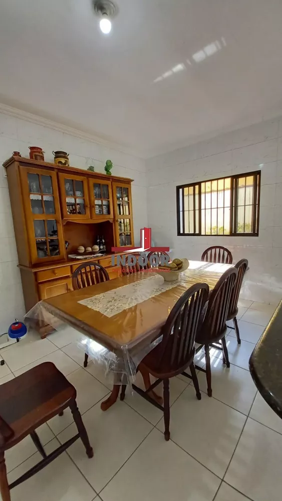 Casa, 3 quartos, 250 m² - Foto 13