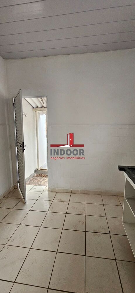Casa para alugar com 2 quartos, 90m² - Foto 12