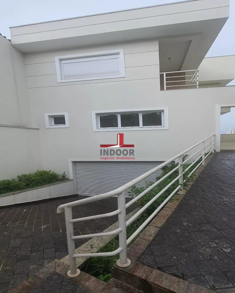 Casa à venda com 3 quartos, 279m² - Foto 2