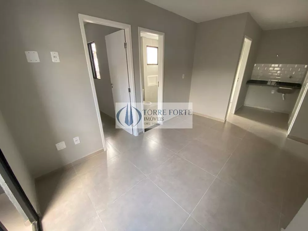 Apartamento à venda com 2 quartos, 45m² - Foto 4