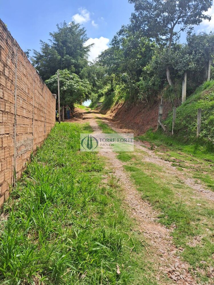 Casa à venda com 2 quartos, 160m² - Foto 2