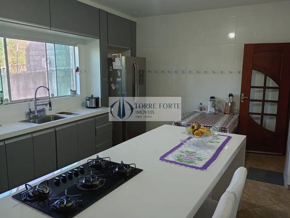 Casa, 3 quartos, 274 m² - Foto 1