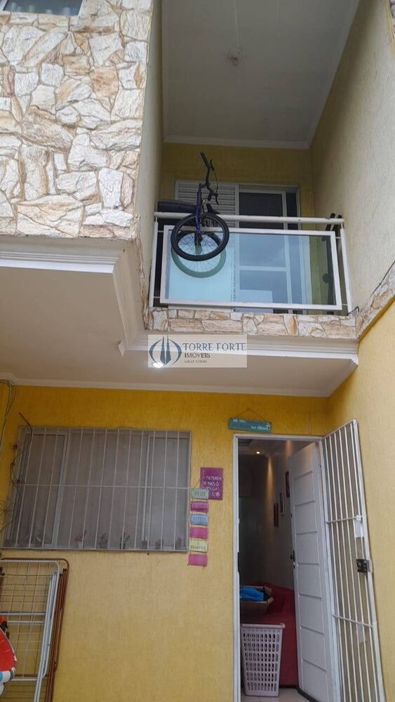 Casa à venda com 3 quartos, 240m² - Foto 1