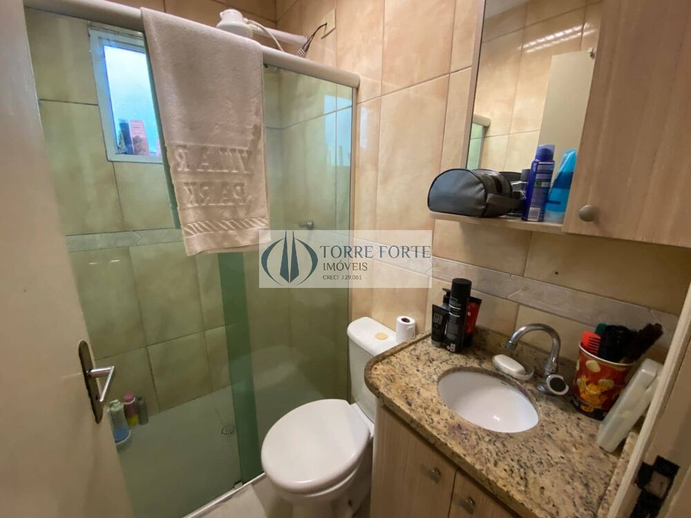 Casa à venda com 3 quartos, 240m² - Foto 2
