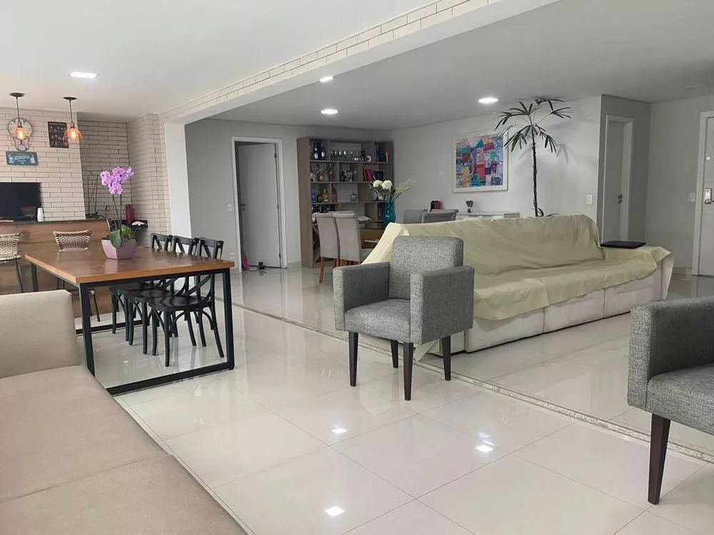 Apartamento à venda com 3 quartos, 138m² - Foto 1