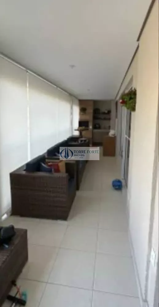 Apartamento à venda com 3 quartos, 156m² - Foto 2