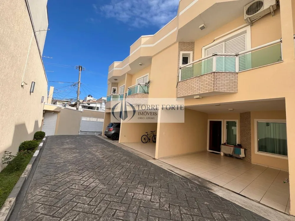 Sobrado, 3 quartos, 180 m² - Foto 1