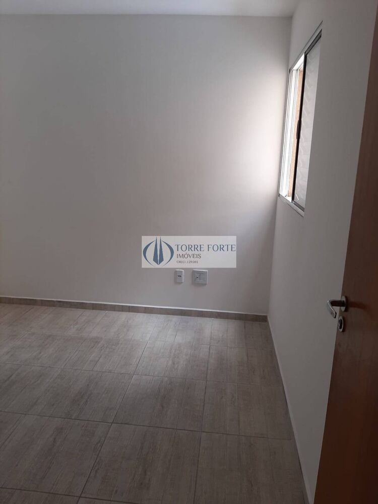 Casa à venda com 2 quartos, 55m² - Foto 2