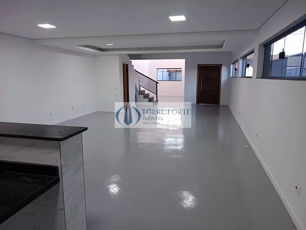 Sobrado à venda com 3 quartos, 233m² - Foto 2