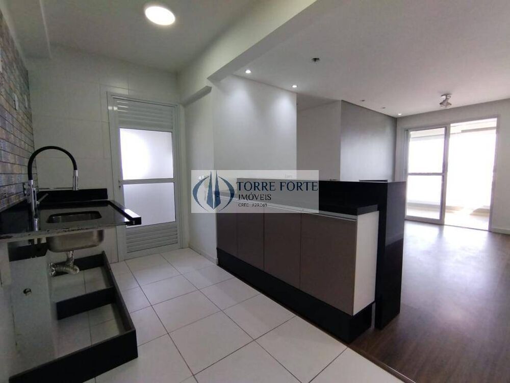 Apartamento à venda com 2 quartos, 63m² - Foto 2