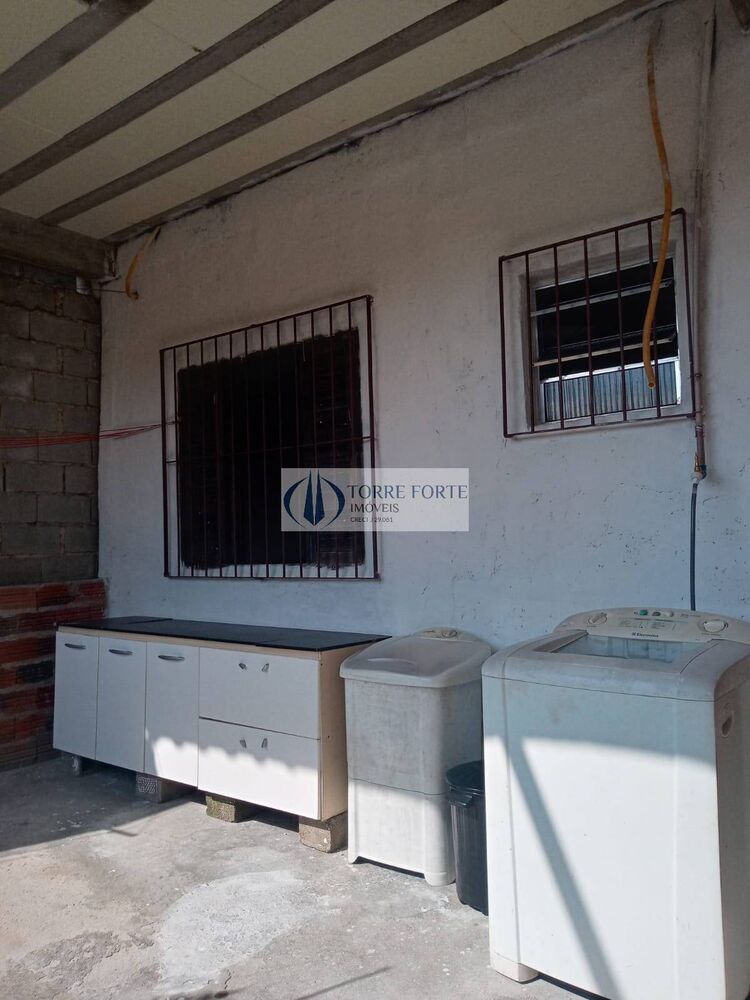 Casa à venda com 1 quarto, 125m² - Foto 2