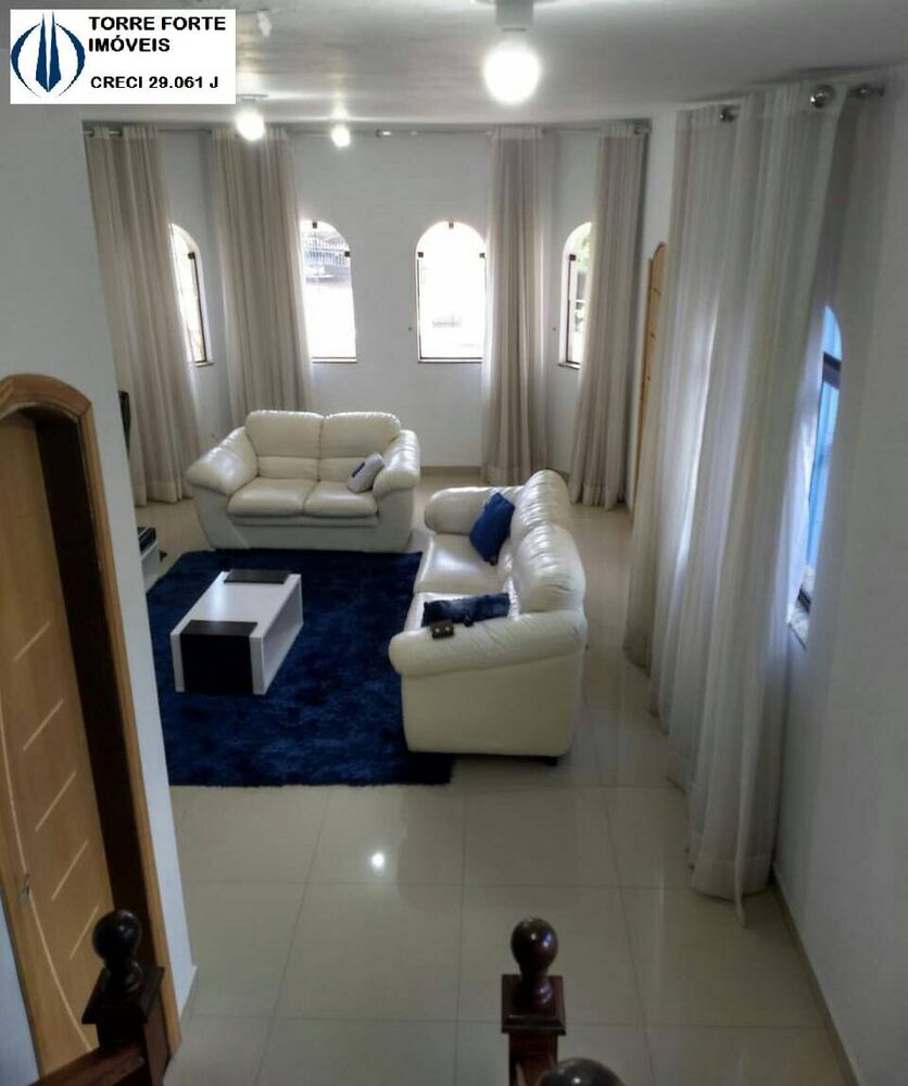 Sobrado à venda com 2 quartos, 190m² - Foto 1