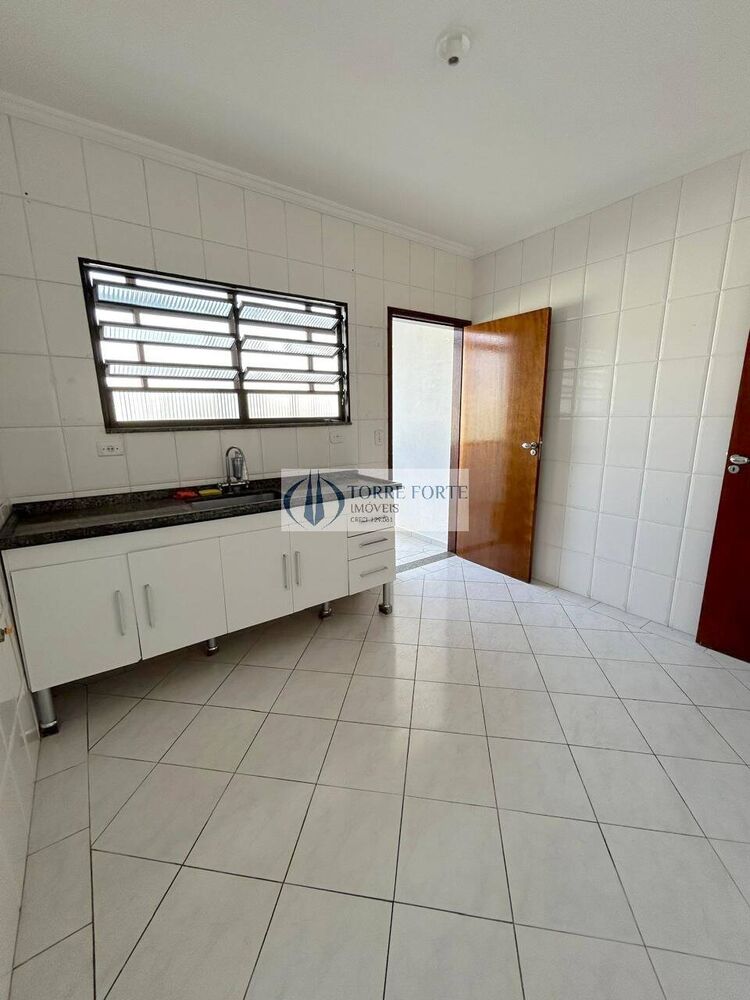 Casa para alugar com 2 quartos, 127m² - Foto 4