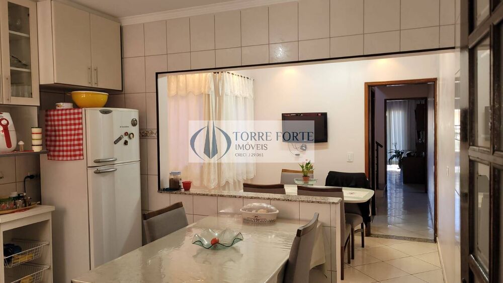 Casa, 3 quartos, 284 m² - Foto 1