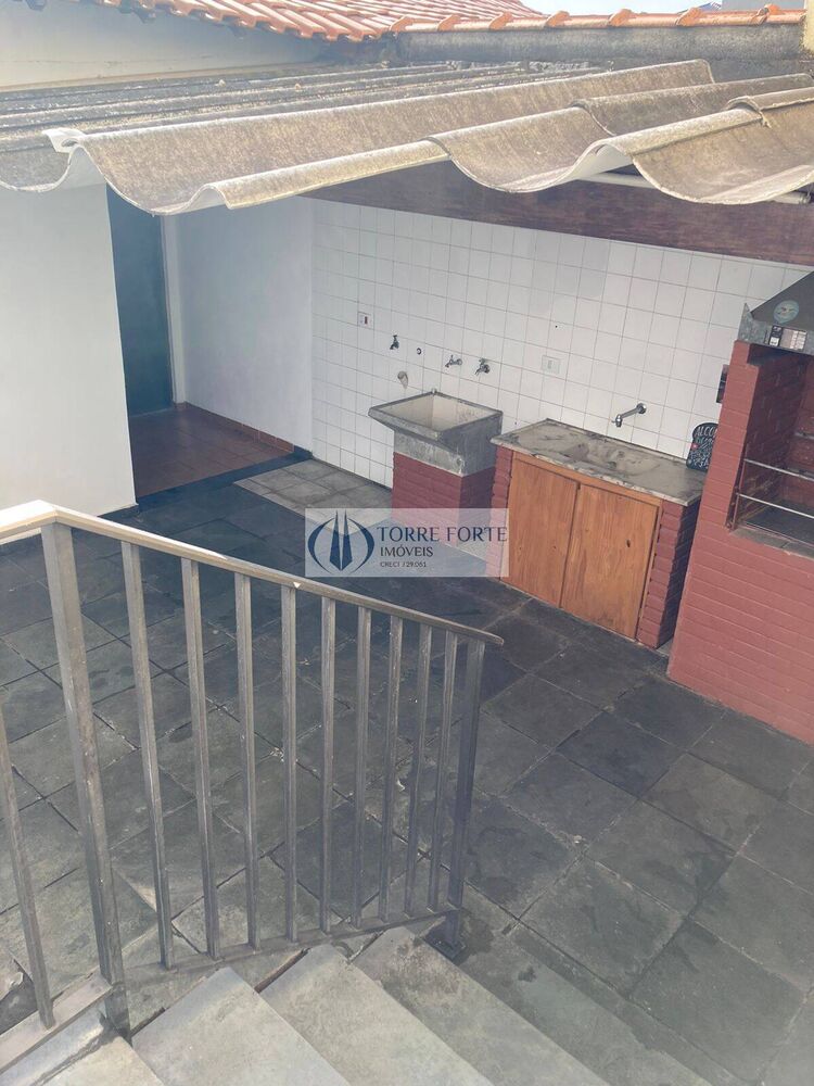 Sobrado à venda com 3 quartos, 244m² - Foto 2