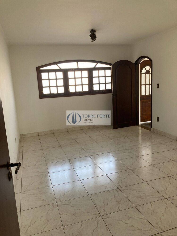 Sobrado à venda com 3 quartos, 244m² - Foto 4