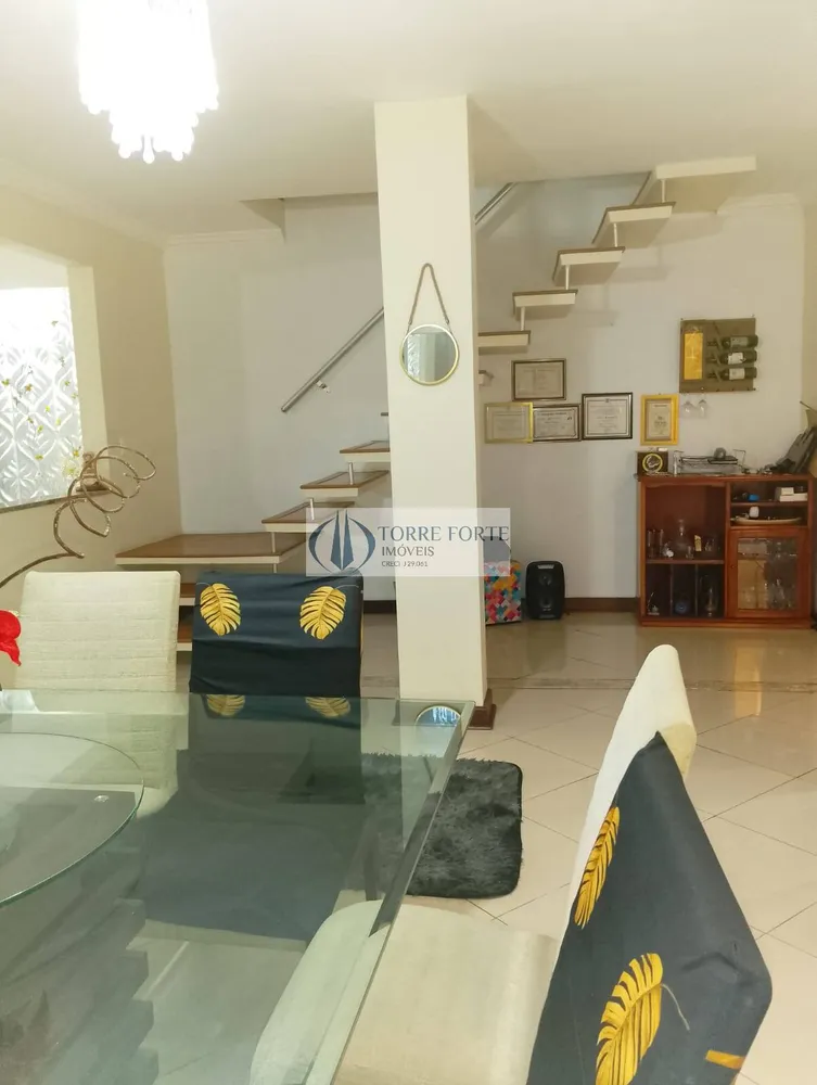 Casa, 3 quartos, 260 m² - Foto 1