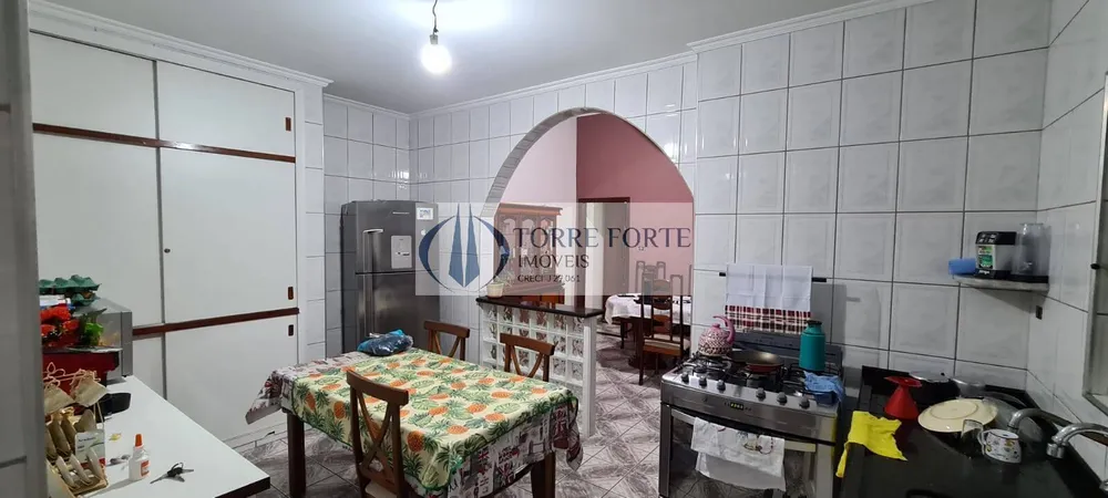 Casa, 3 quartos, 194 m² - Foto 2