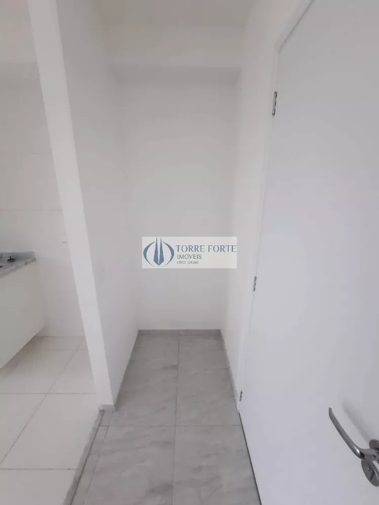 Apartamento à venda com 2 quartos, 66m² - Foto 2